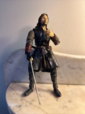 The Lord of The Rings Helm’s Deep Aragorn 2002 The Two Towers Toy Biz